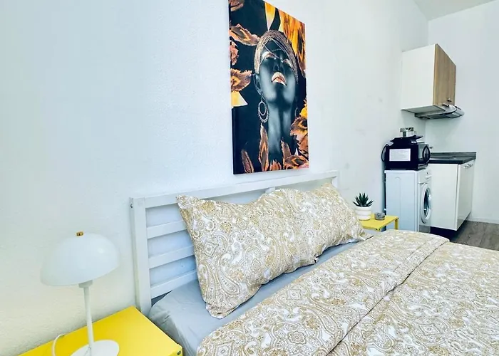Near Tram & Metro Smart Tv *