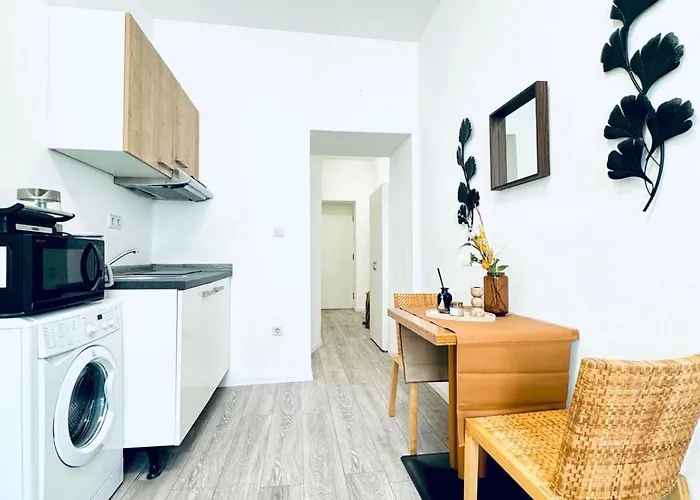 Near Tram & Metro Smart Tv Apartment Vienna